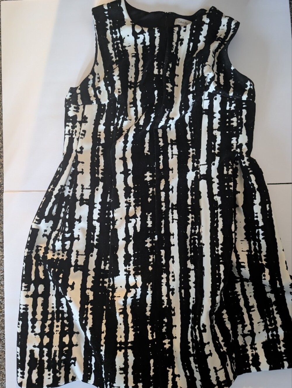 Calvin Klein Black and White Abstract-Stripe Dress